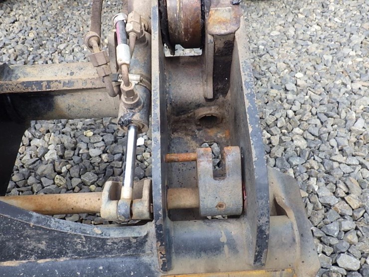 caterpillar-908m-image-12