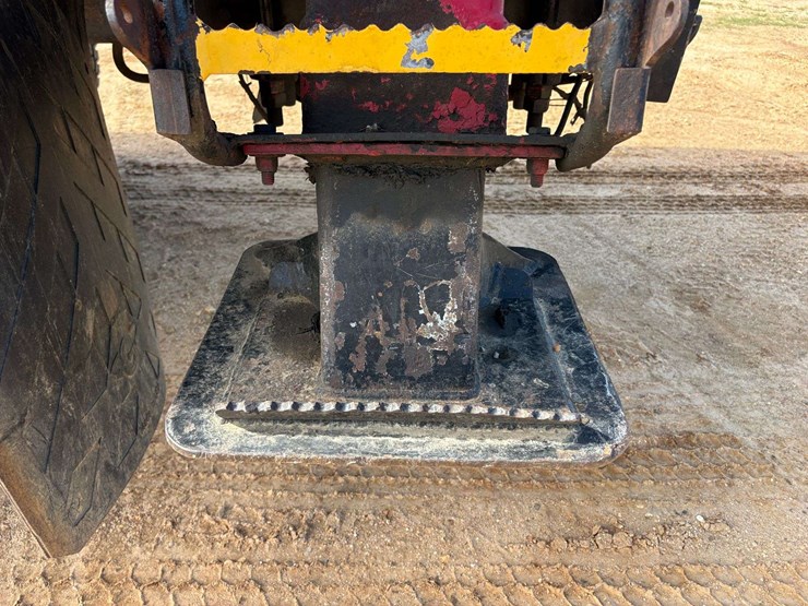 2006-sterling-l9500-image-25