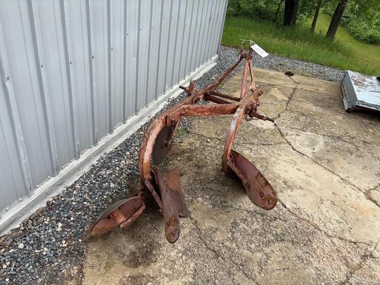 dearborn-3pt-2-bottom-plow-image-4