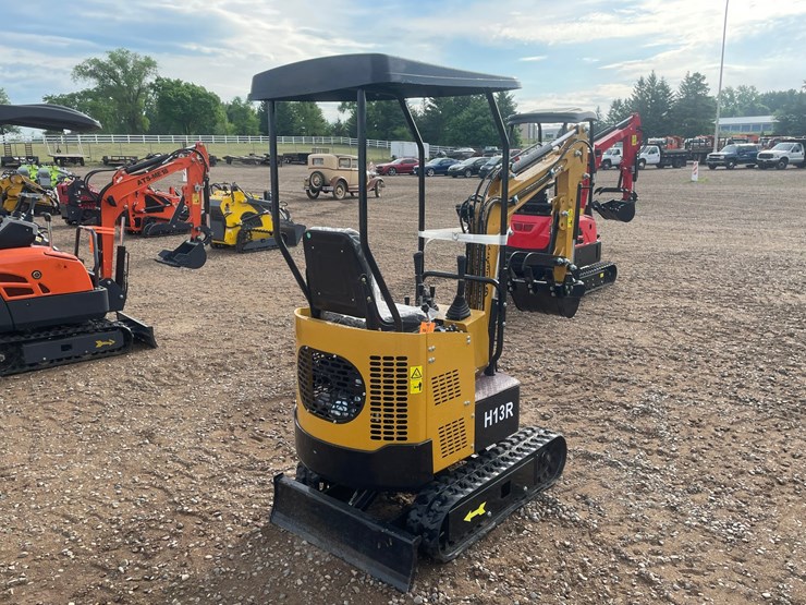 #2036-•-2026-cfg-h13r-mini-excavator-image-3