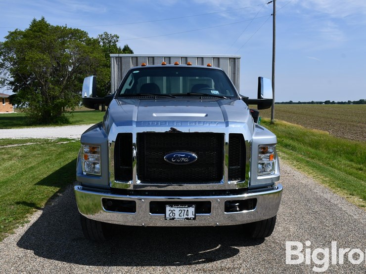 2025-ford-f750-image-2