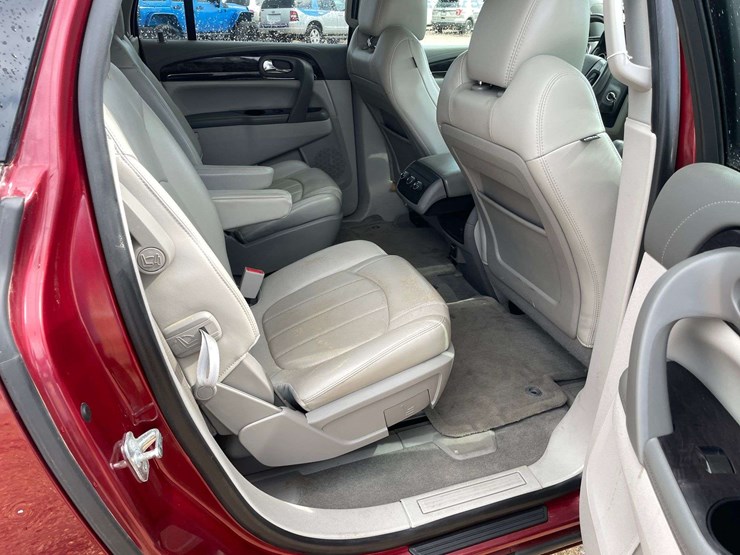 2016-buick-enclave-image-16