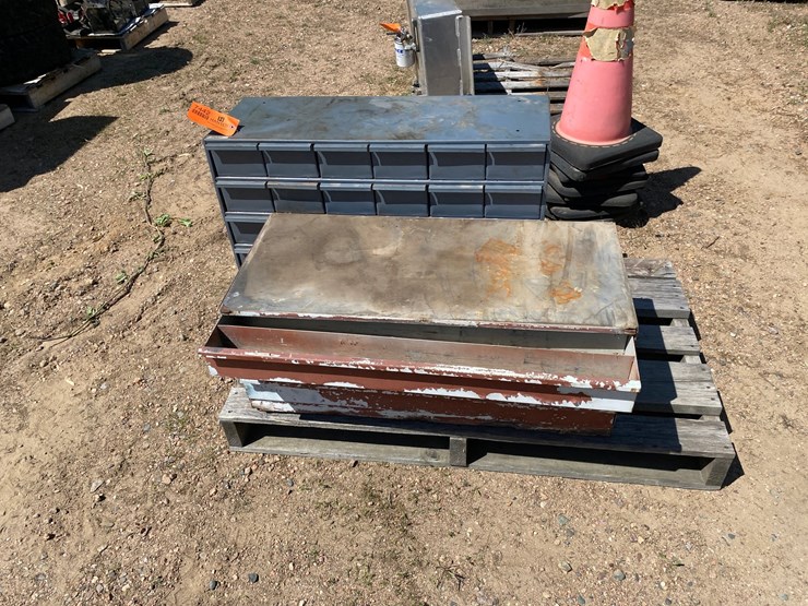 #7442-•-(2)-shop-organizers/-tool-boxes-(antigo,-wi)-image-1