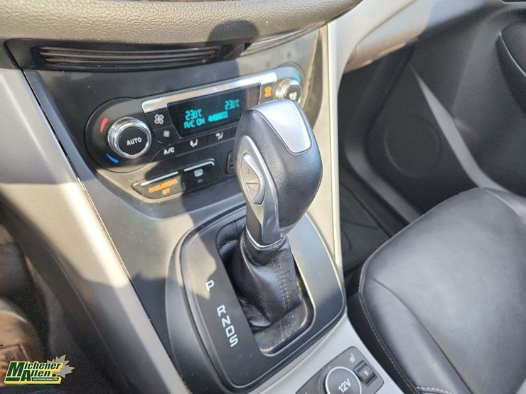 2015-ford-escape-image-22