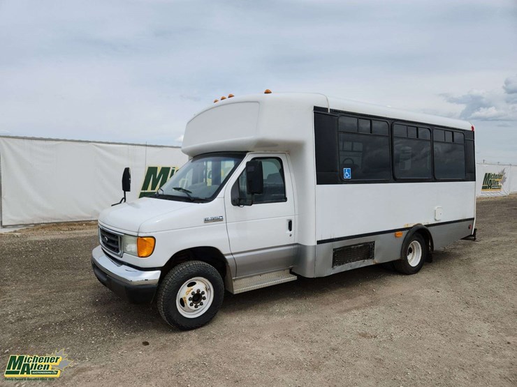 2007-ford-e350-image-1