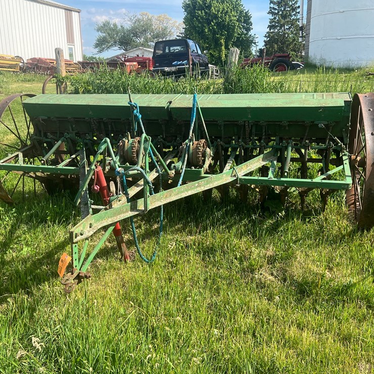 10 JOHN DEERE 10