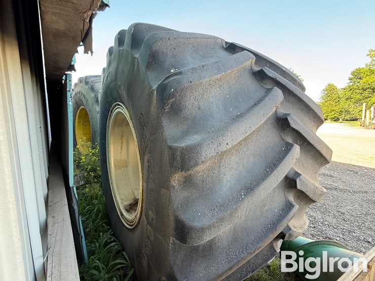 firestone-76x50.00-32-flotation-tire-&-rim-image-5