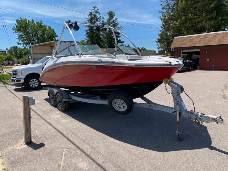#7032-•-2014-yamaha-212ss-boat-with-trailer-(has-title)-(antigo,-wi)-image-3