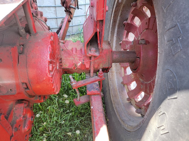 case-ih-farmall-706-image-10