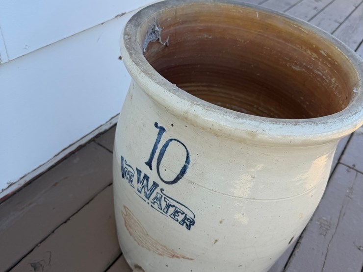 10-gallon-ice-water-crock,-red-wing-image-13