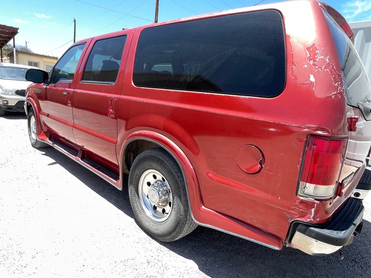 2002-ford-excursion-image-12