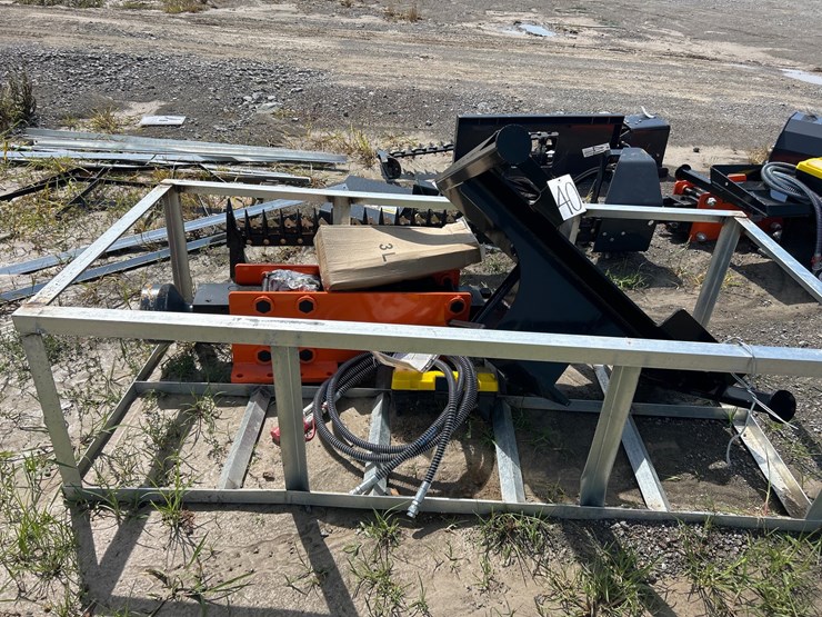 #40-•-skid-steer-post-driver-image-1