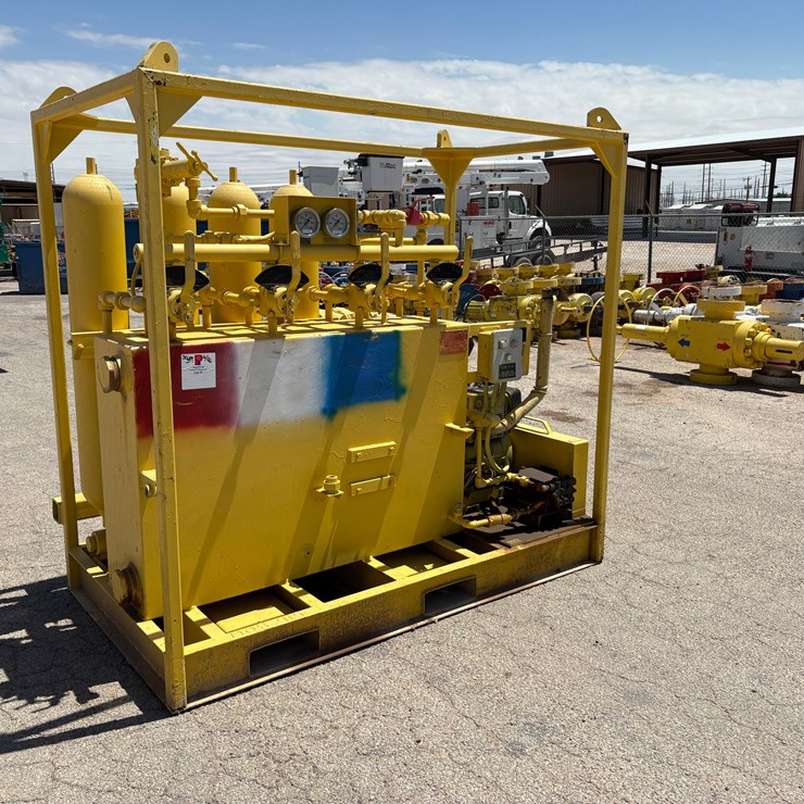 Meyer 4-station closing unit, skidded