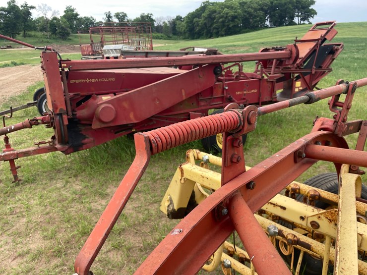 new-holland-256-image-18