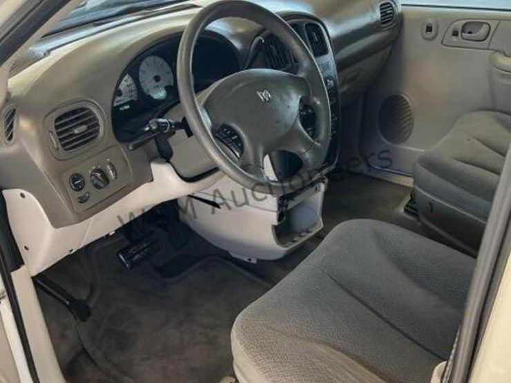 2005-dodge-grand-caravan-image-23
