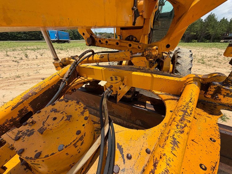 1992-deere-670b-image-14