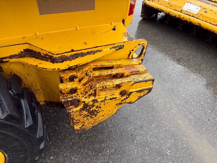 deere-320e-image-5