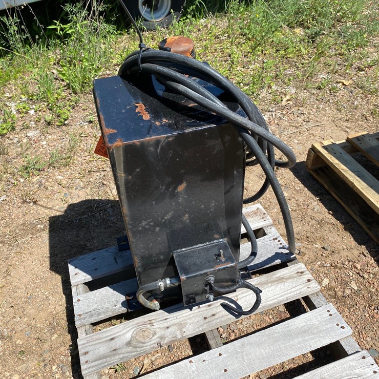 #7447 • WWW Engineering K8E1 Fuel Tank (Antigo, WI)