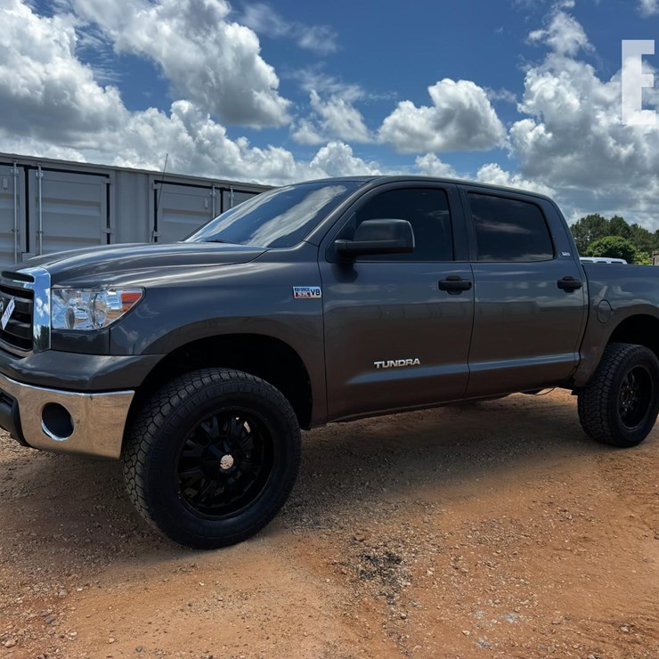 2011 TOYOTA TUNDRA