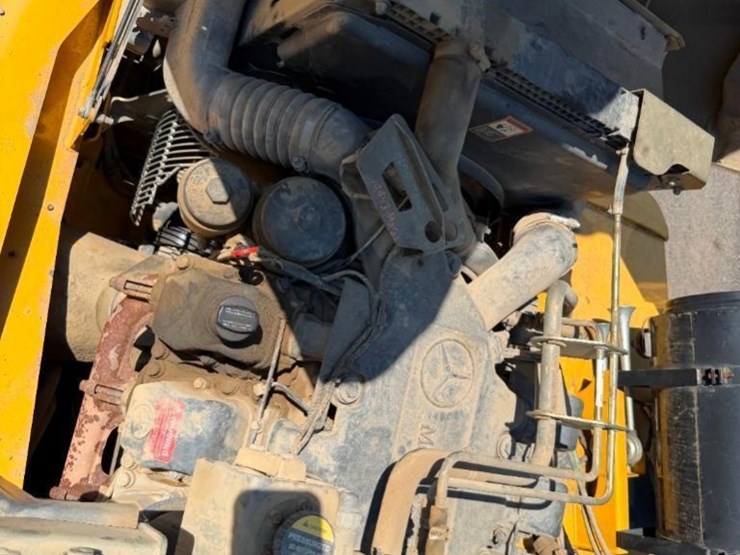 deere-400d-image-23
