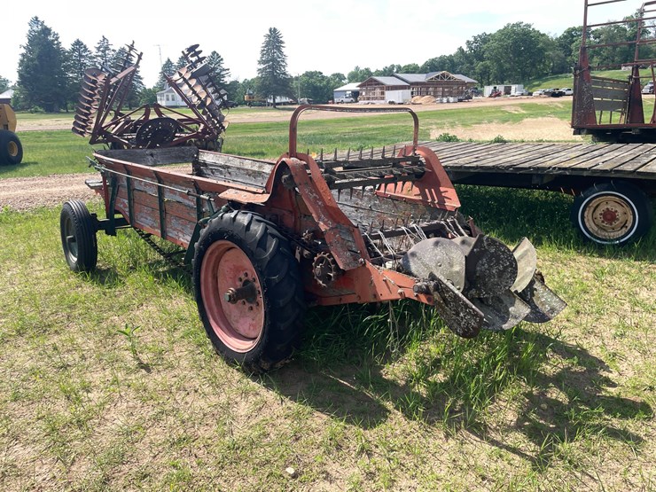#2010-•-vintage-manure-spreader-(colfax-wi)-image-6