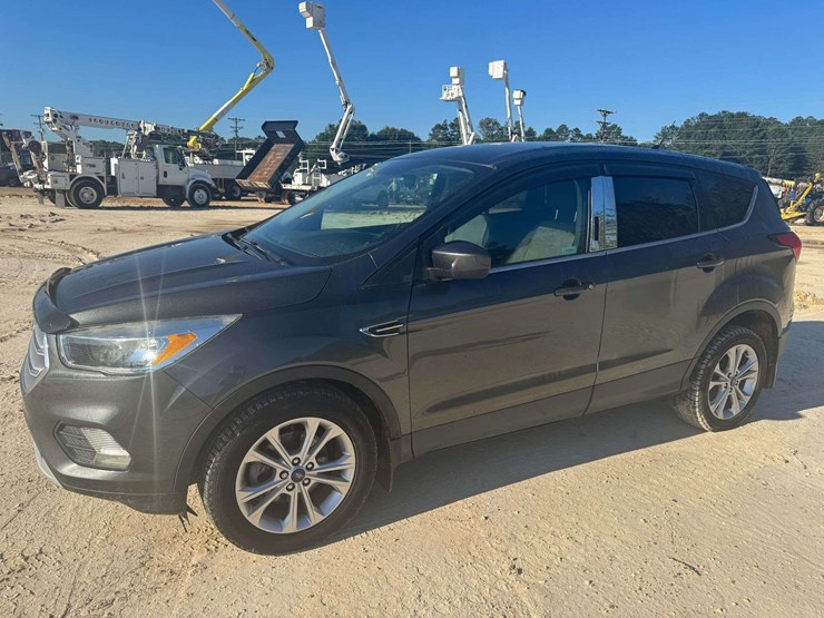 2019-ford-escape-image-1