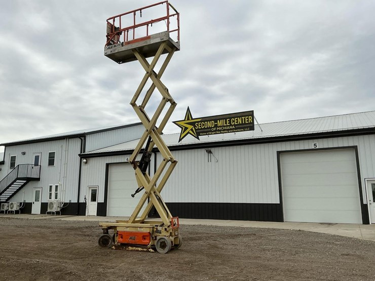2005-jlg-2030es-image-31