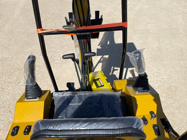 #1101-•-new-ats-rt15r-mini-excavator-image-7