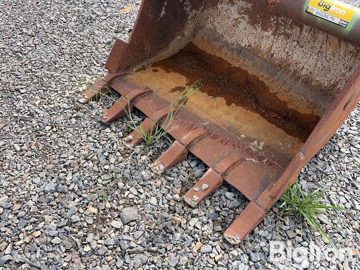 strickland-36"-backhoe-bucket-image-15