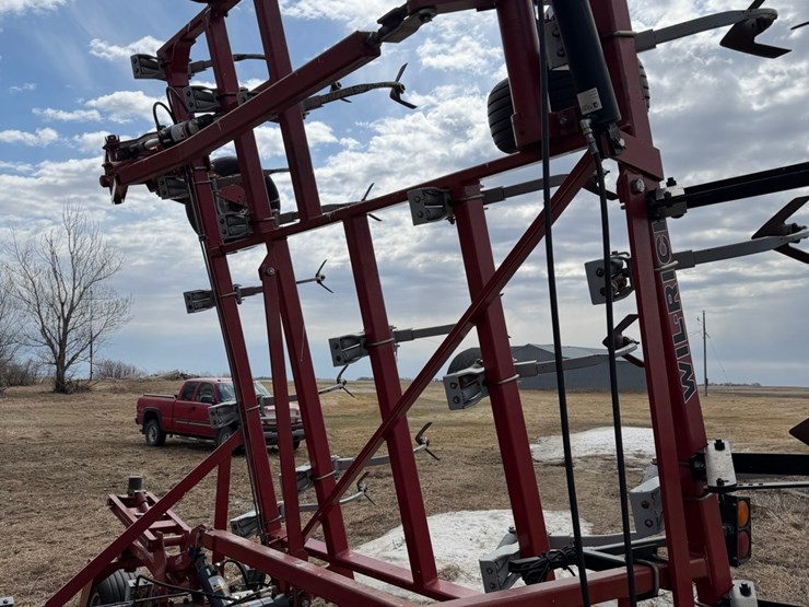 wilrich-47’-quad-5--field-cultivator,-tri-fold,-double-spring-shanks,-nice-shape,-￼note:-top-is-not-folded-down-in-photos,-but-will-image-16