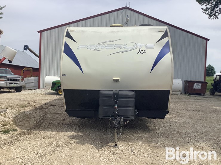 2013-pacific-coach-works-powerlite-toy-hauler/camper-image-2