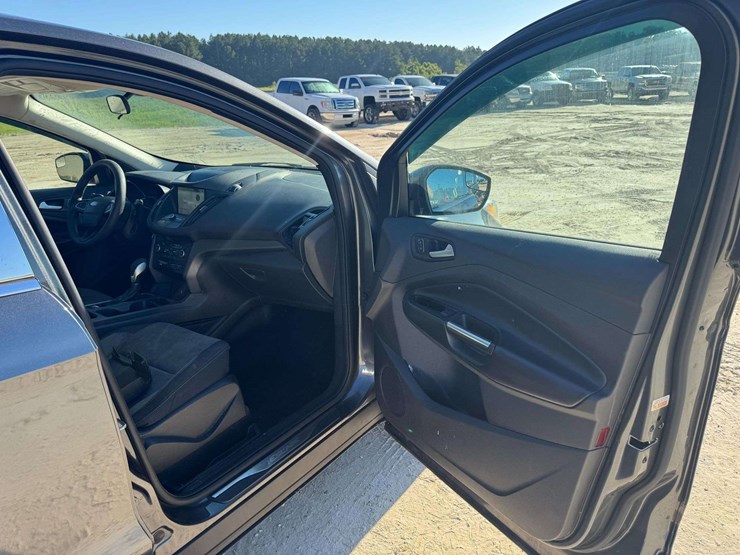 2019-ford-escape-image-15