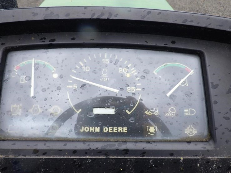 john-deere-210-image-36