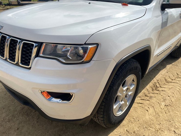 2017-jeep-grand-cherokee-laredo-image-18