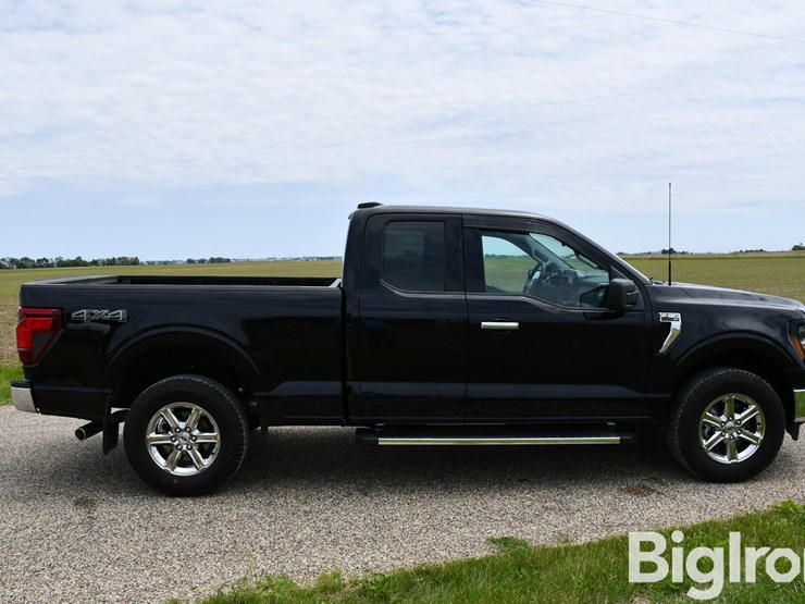 2025-ford-f150-xlt-image-4