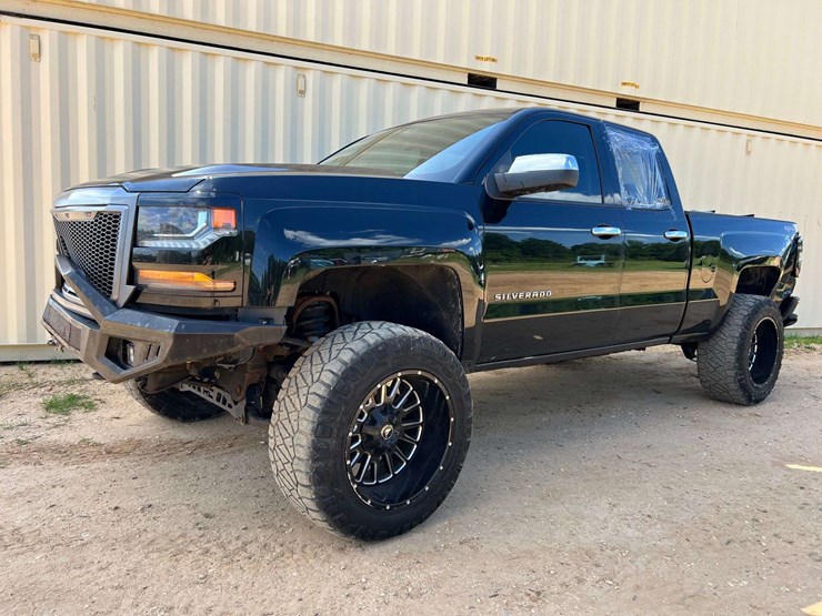 2016-chevrolet-silverado-1500-image-1