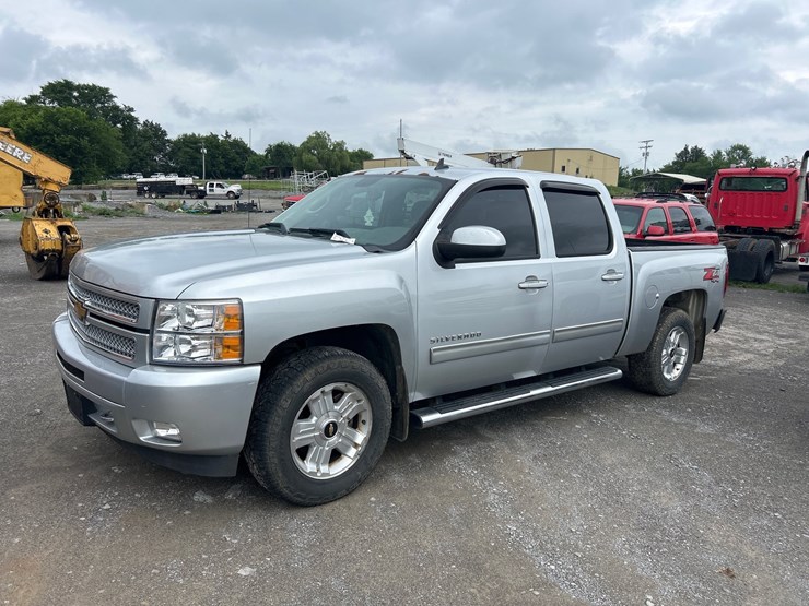 2013-chevrolet-silverado-1500-image-1