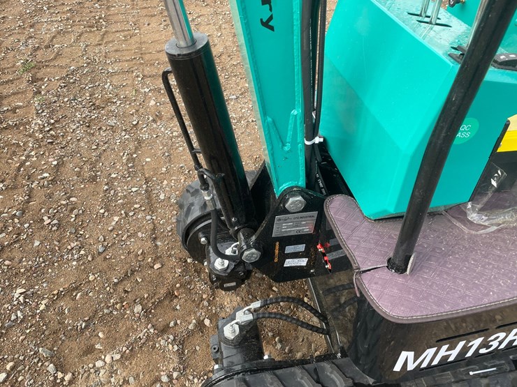 #2022-•-2026-cfg-mh13rx-mini-excavator-image-17