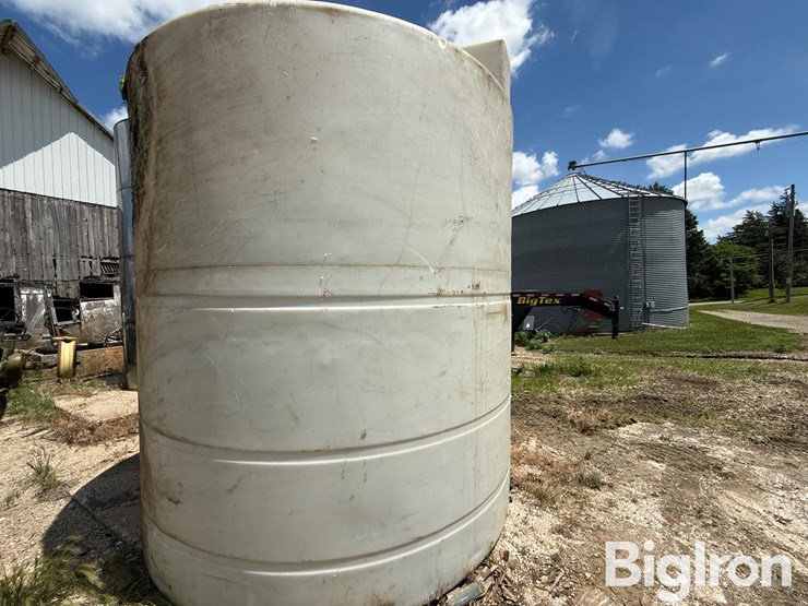 crown-rotational-molded-products-inc-5,500-gallon-vertical-tank-image-2
