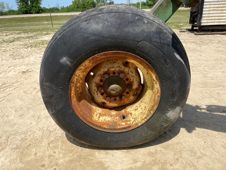john-deere-2500-image-40