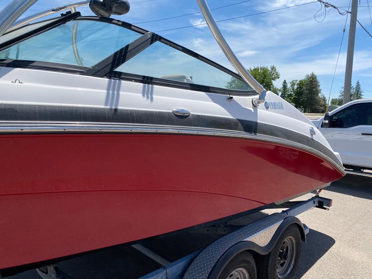 #7032-•-2014-yamaha-212ss-boat-with-trailer-(has-title)-(antigo,-wi)-image-18