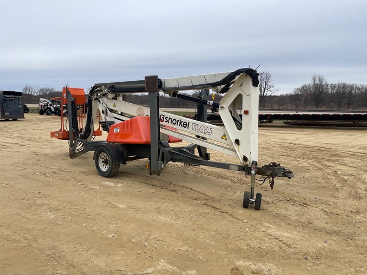 #300-•-(m-4)-2018-snorkel-tl49j-towable-boom-lift-image-6
