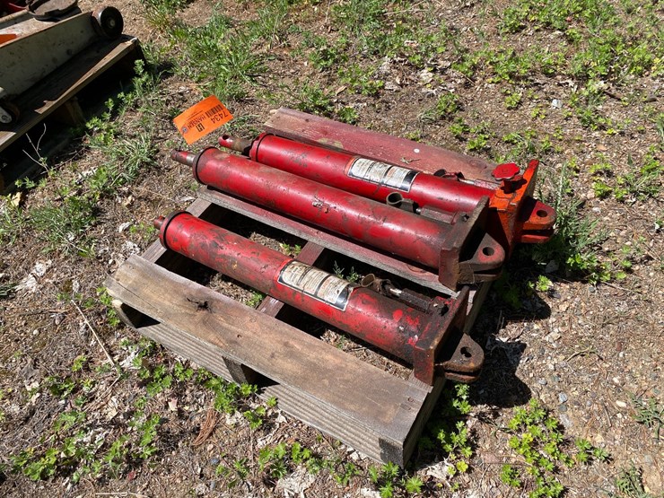 #7434-•-(3)-hydraulic-long-ram-jacks-(antigo,-wi)-image-1