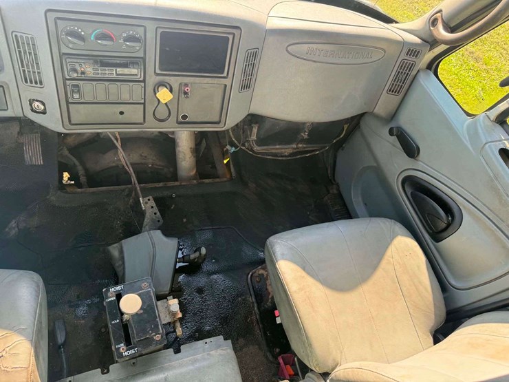 2006-international-durastar-4200-image-24
