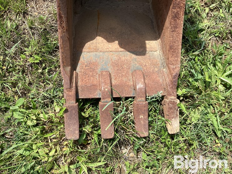 geith-580sn-18"-loader-backhoe-bucket-image-13