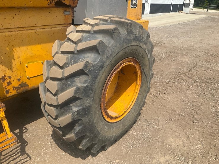 1980-john-deere-644-image-9
