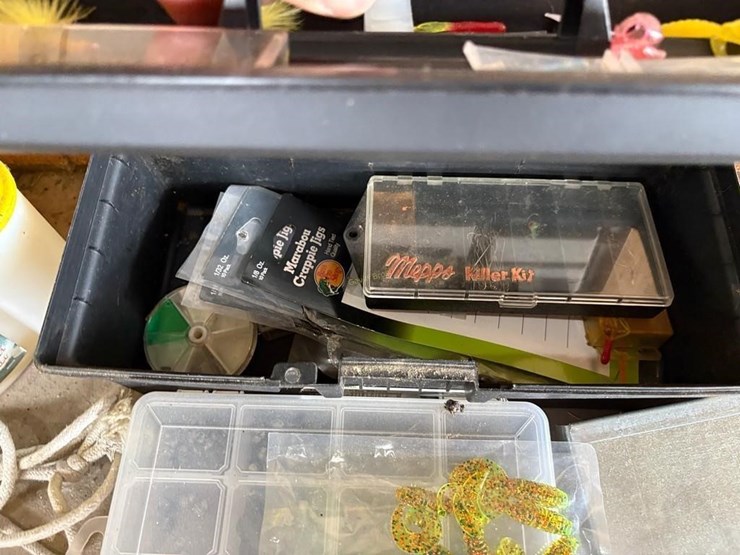assorted-fishing-tackle-&-gear-image-7