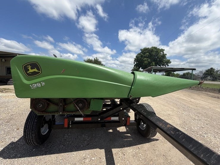 john-deere-12-image-3