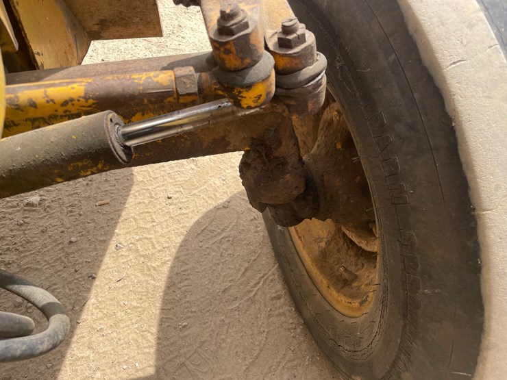 #302-•-liftmaster-rough-terrain-forklift-(boyceville-wi)-image-68