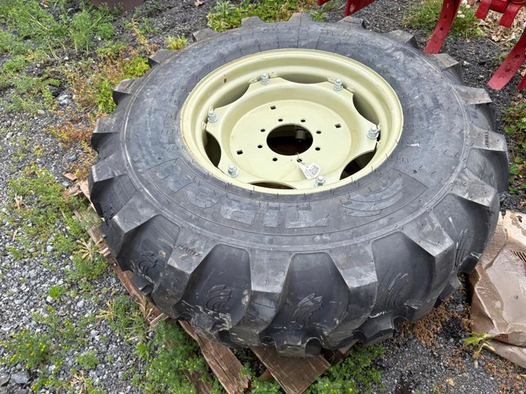 tiron-16.9-24-tire-w/-8-lug-rim-(single)-image-2